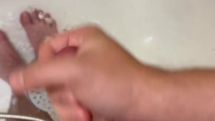 Fast fap in shower