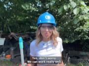 HUNT4K. Hunter seduced a handywoman, her BF caught them and saw Hunter’s cumshot inside her pussy 3/16