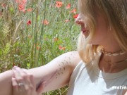 Ersties - Nach dem Mountainbike-Training genießt Katja E die Natur mit Analplug und Dildo 4/16