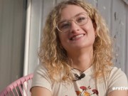 Ersties - Kitty S sonnige Fuß- und Dildospiele mit viel Körperöl 14/16