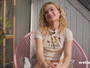 Ersties - Kitty S sonnige Fuß- und Dildospiele mit viel Körperöl 5/16