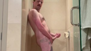 HAIRY OTTER JERKS IN AIRBNB SHOWER