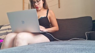 safada vadia mostra a buceta