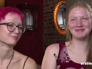 Ersties - Lesbische Mädels lecken sich gegenseitig die Muschi und stopfen sie mit Dildos 14/16