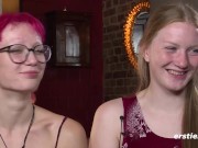 Ersties - Lesbische Mädels lecken sich gegenseitig die Muschi und stopfen sie mit Dildos 7/16