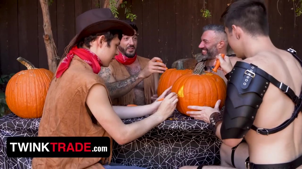 Nudist Halloween Party Turns Into Pumpkin-Fucking Stepson Swapping Fuck Fest! - Бесплатное секс видео - RedTube