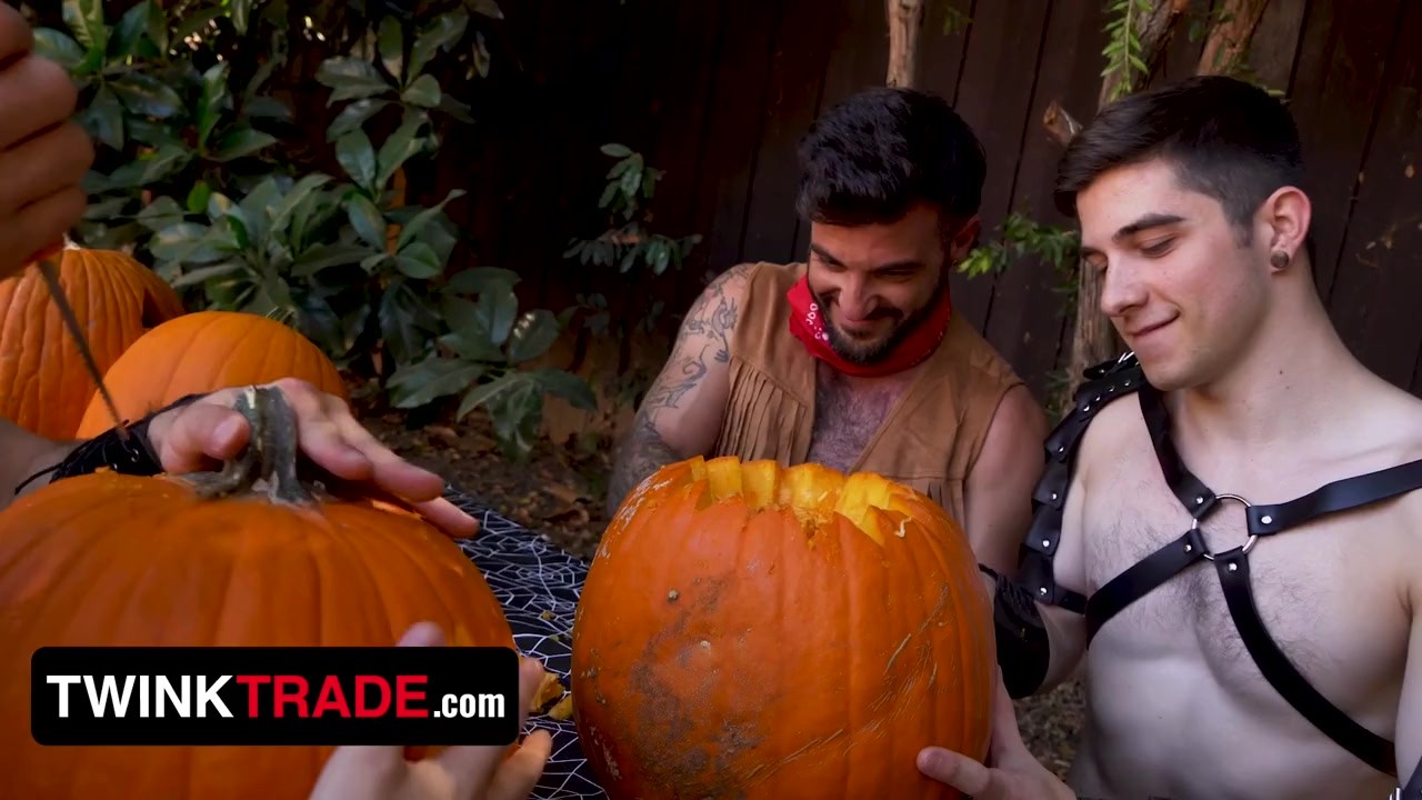 Nudist Halloween Party Turns Into Pumpkin-Fucking Stepson Swapping Fuck Fest! - Бесплатное секс видео - RedTube
