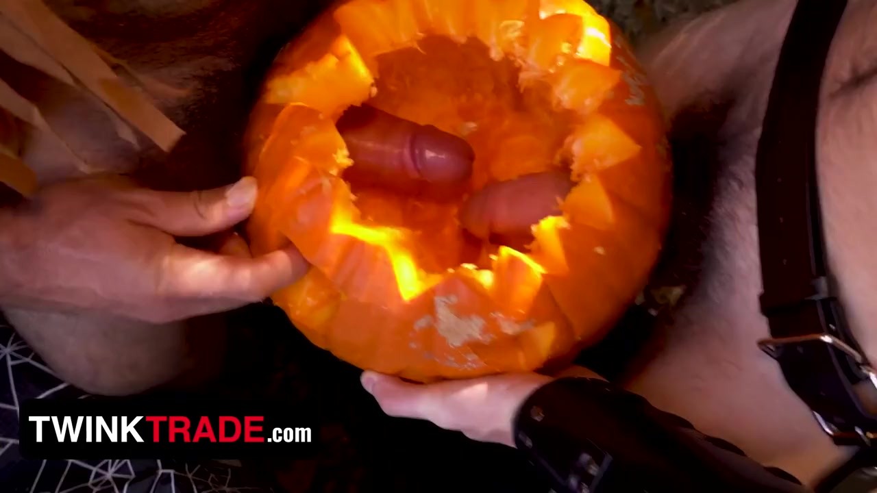 Nudist Halloween Party Turns Into Pumpkin-Fucking Stepson Swapping Fuck Fest! - Бесплатное секс видео - RedTube
