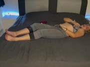 Selbstbefriedigung auf dem Bett zittern Zucken stöhnen multiple Orgasmen 16/16