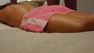 Spa Hot - parte 2 (masajista desubicado)