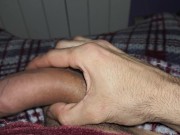 Me pongo cachondo mientras me grabo y juego con mi polla