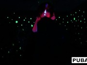 A Couple of Stunning Blondes Love to Fuck 14/16