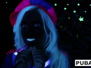 A Couple of Stunning Blondes Love to Fuck 15/16