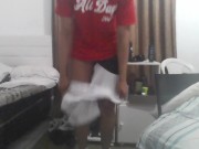 Novinho afro mostrando suas pernas!! 4/16