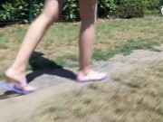 Barefeet in the park - teaser 2/16