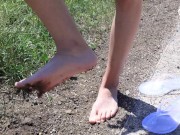 Barefeet in the park - teaser 5/16