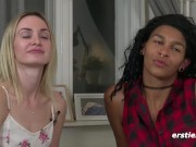 Ersties - Micky M verwöhnt ihre lesbische Freundin Ruth mit zwei Vibratoren 3/16