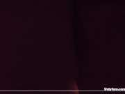 Maria Alive - BBW - Vaporwave booty 'n hip stretching - Screenshot 4 of 16 - Voyeur