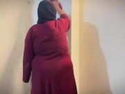 Arabian Sexy Hotel Maid Make Me Horny By Show Her Huge Booty When She Clean My Room - BBW Hot Maid 1/16