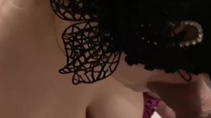 Jessysbigboobs suce