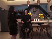 COMIDA A ESCALOFRÍO CON EL PRETEXTO DE FIESTA Y DULCES 1/16