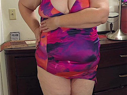 Big ass busty milf in mini dress flash fat booty close up in mini dress