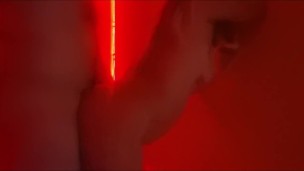 LA ARRECOSTE CONTRA LA PARED Y LE ENCANTÓ