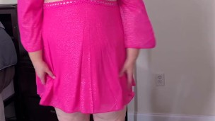 Big ass mature granny in pink dress flashing and showing her sexy panties for the camera - jerk off