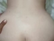 Una mamadita al amigo de mi novio para que se relaje 8/16