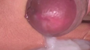 Virgen de 18 años 4k primer plano squirt