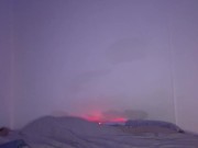 Porteño Argentino se cambia para ir a un festival de Myke Towers, masturbandose y jugando