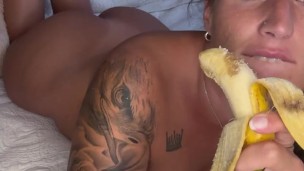 Playing SO HARD🔥 With My Banana😏