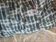 Sentí que era buen dia para masturbarme pero la ropa me aprieta