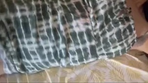 Sentí que era buen dia para masturbarme pero la ropa me aprieta