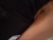 Me incomoda la ropa me ayudas a sacarmela