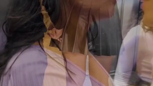 El chico de la tienda me llena de leche