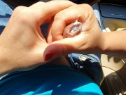 la mia troia di moglie lo ha preso e mi ha fatto fermare sul ciglio della strada per masturbarmi e venire 16/16