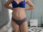 возбуждение начинается с улыбки и продолжается у киски и попы 15/16