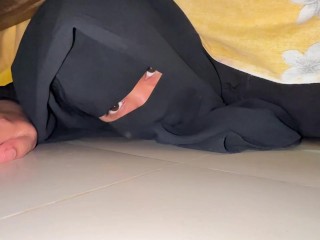 Arab Hot Maid Stuck When She Clean Under Bed – Big Ass Hijabi Girl Wear Abaya Niqab & Panty