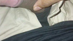 Batendo uma e gemendo alto na sala da casa da minha namorada