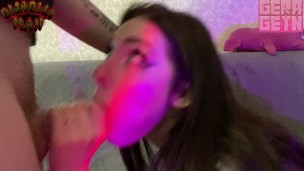 Жестко Выебал в Рот Свою Сводную Сестру Прямо Во Время Стрима