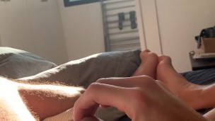 Quick cum, almost hand-free