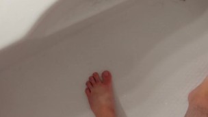 Chubby Solo Male Shower Feet Wet