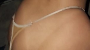 A mi vecina le gusta cabalgar en mi polla