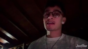 QUE RICO ver como este colombiano se masturba hasta correrse