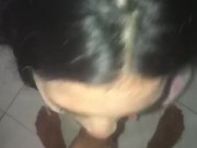 LE CHUPÉ LA VERGA A MI AMIGO Y EL TRAVIESO ME DIO LECHE EN LA CARA 1/16