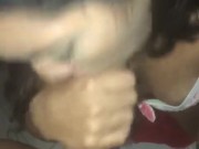 LE CHUPÉ LA VERGA A MI AMIGO Y EL TRAVIESO ME DIO LECHE EN LA CARA 6/16