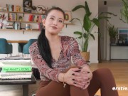 Ersties - Die experimentierfreudige Kataleya fesselt sich und verwöhnt ihre hübsche Pussy 12/16