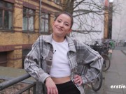 Ersties - Die experimentierfreudige Kataleya fesselt sich und verwöhnt ihre hübsche Pussy 5/16