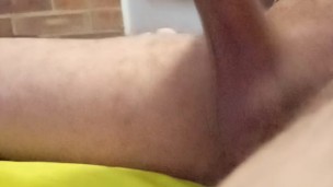 Cachondo pollon polla grande me saco la leche masturbacion sobre la cama latino pene grande dotado